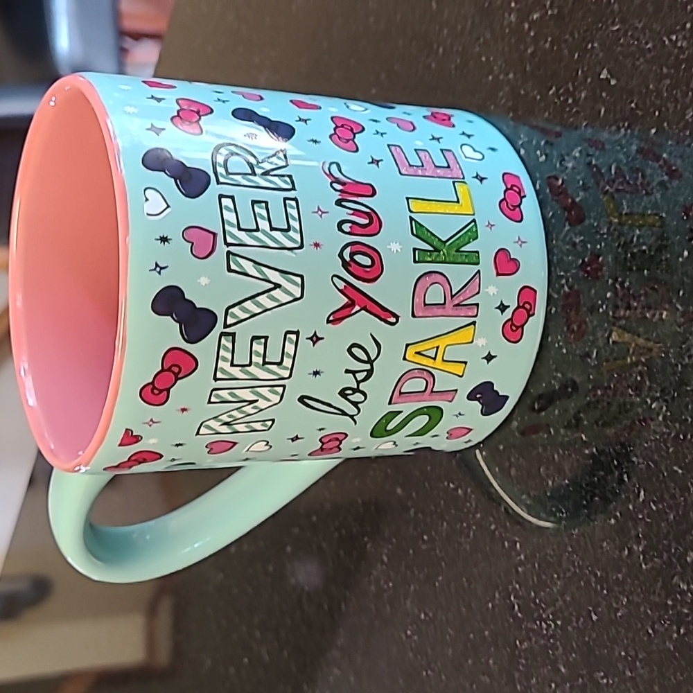 Hello Kitty Mug - Picture 2 of 6
